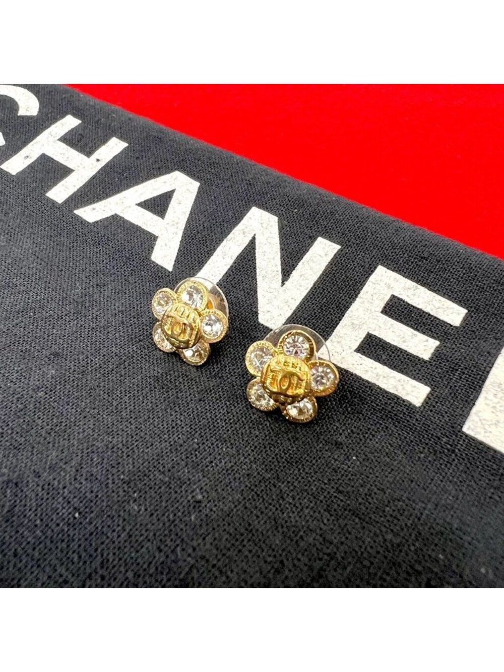Chanel Comment 06A CC Logo Flower Motif Earrings Rhinestone Gold